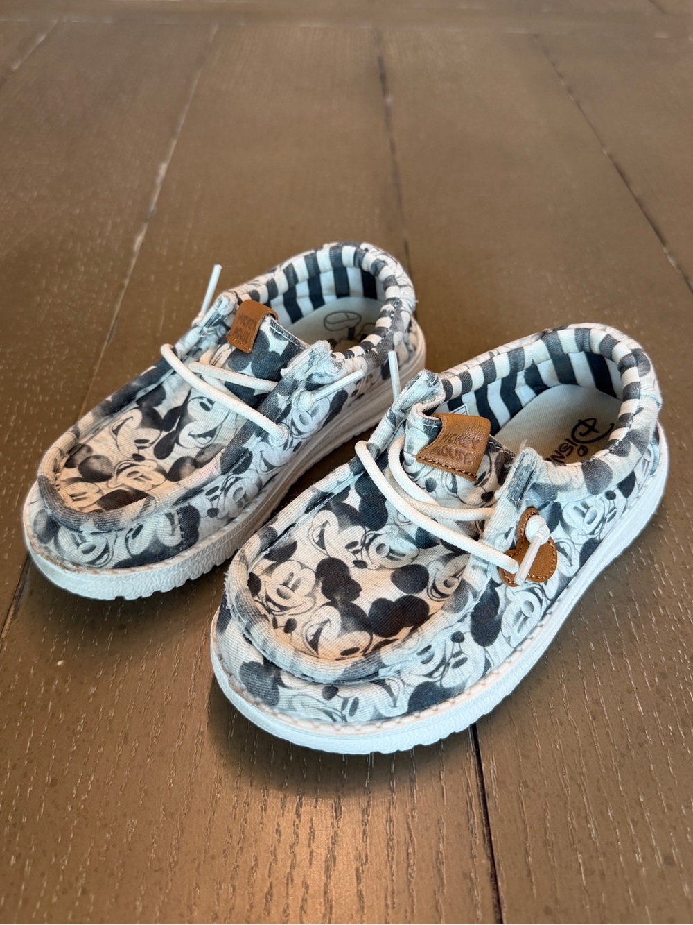 HEYDUDE Disney Toddler Boys’ Wally Slip-On Mickey Mouse Shoes • Size C11